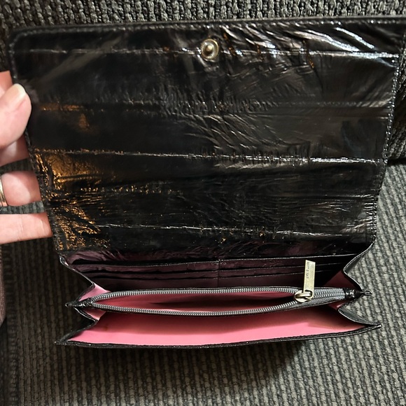 Matt & Nat crinkle wallet - Picture 3 of 4